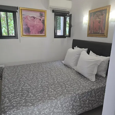 1-bedroom With Pool Access * Cannes