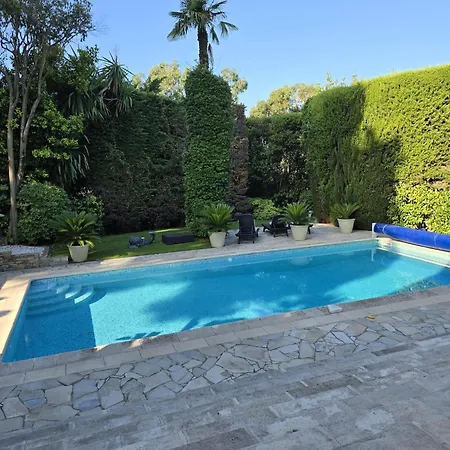 1-bedroom With Pool Access Ferienhaus Cannes