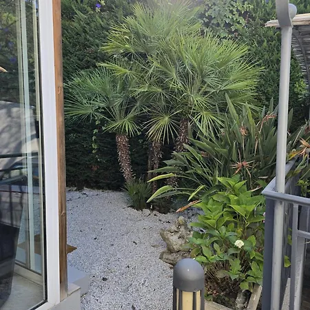 1-bedroom With Pool Access בית נופש