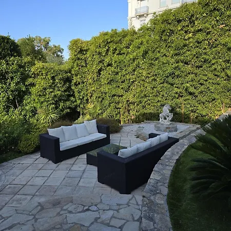 Hébergement de vacances 1-bedroom With Pool Access